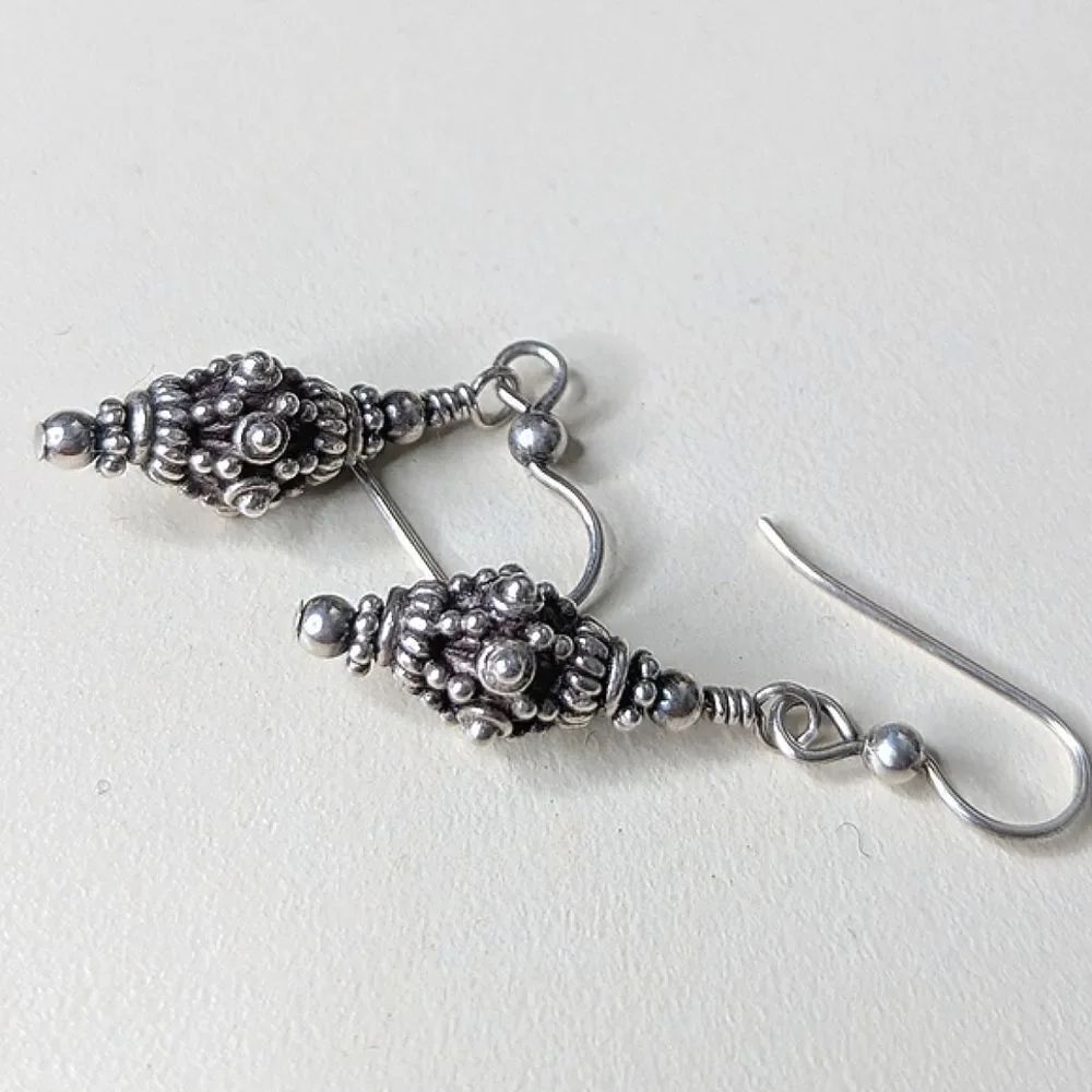 Silver Filgree Intricate Wires - Picture 6 of 9